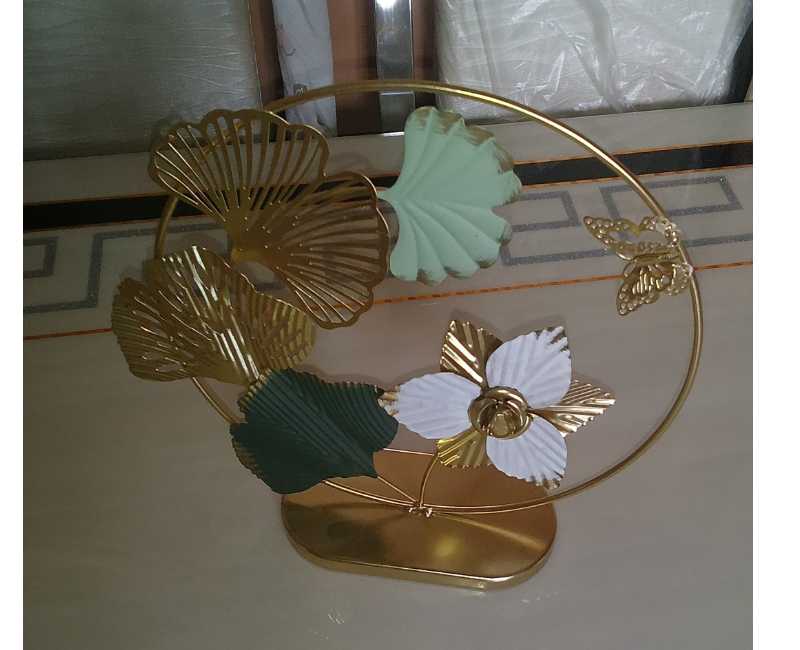 Metal flower figurine